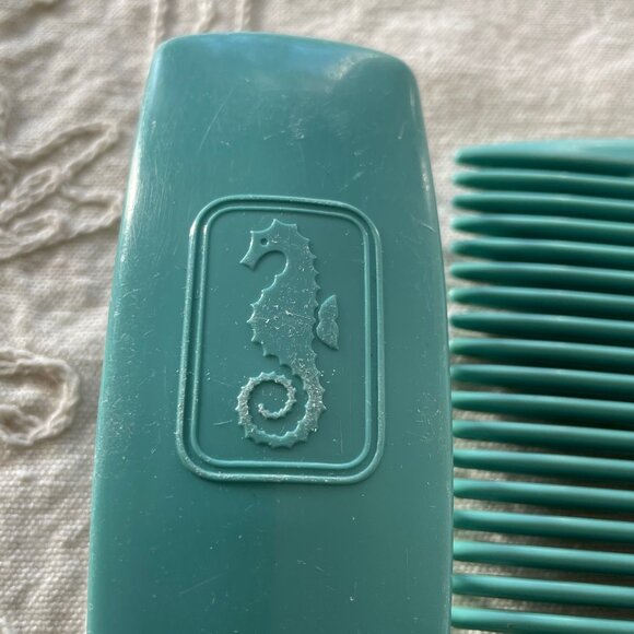 Avon Vintage Teal Seahorse Comb and Brush Set - Picture 3 of 5